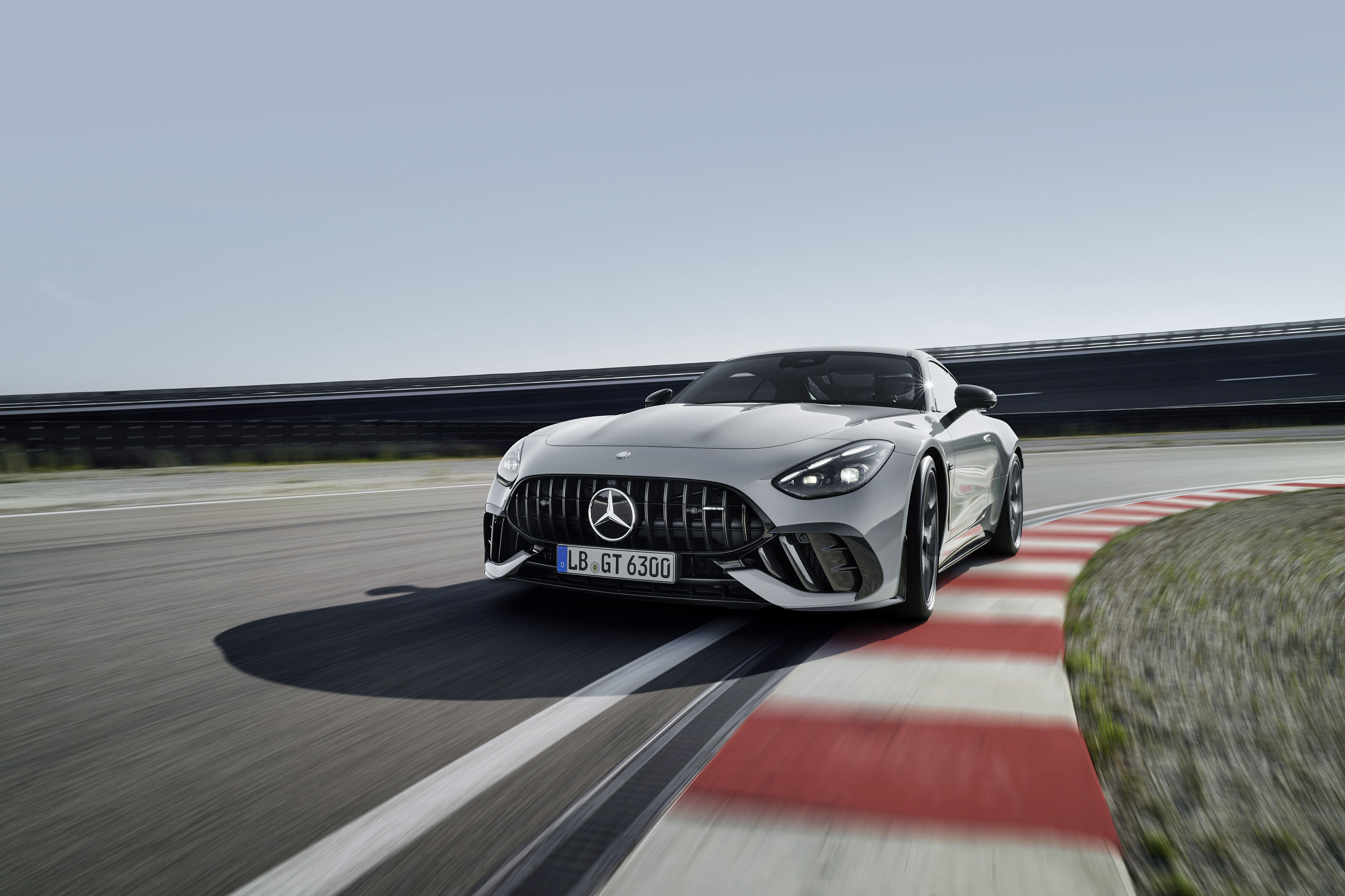 Mercedes AMG GT 63 PRO 3500x2335