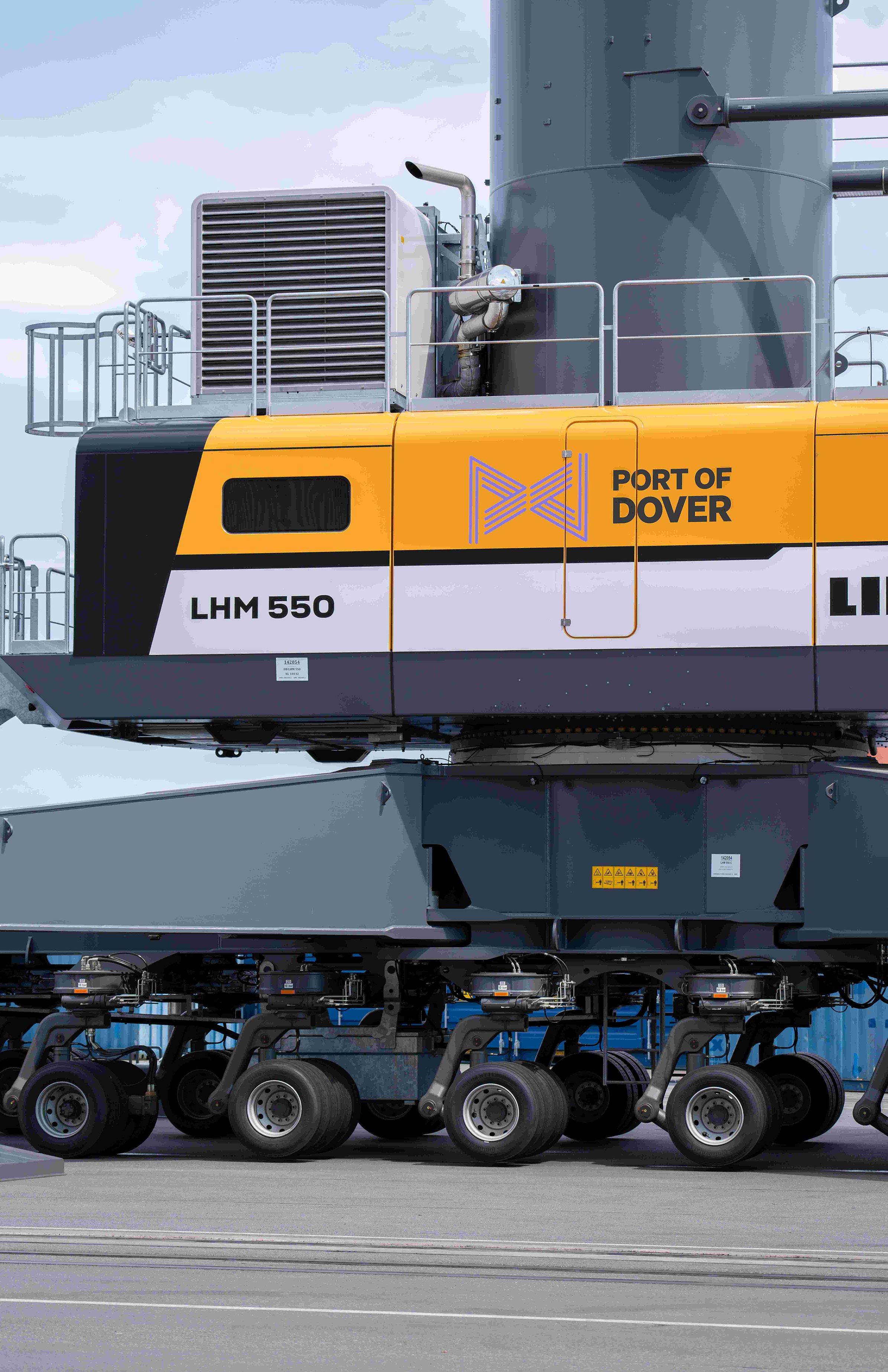 Liebherr lhm 550 port of dover rostock 2 96dpi